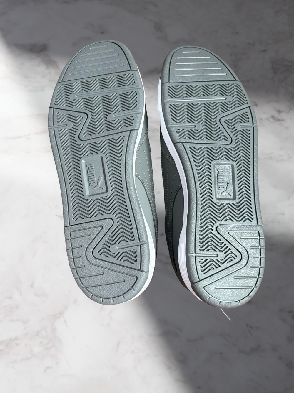 New PUMA Men's Skate
Sneakers Lace Up Court Shoes
Color Gray Size 10.5 - Picture 6 of 7